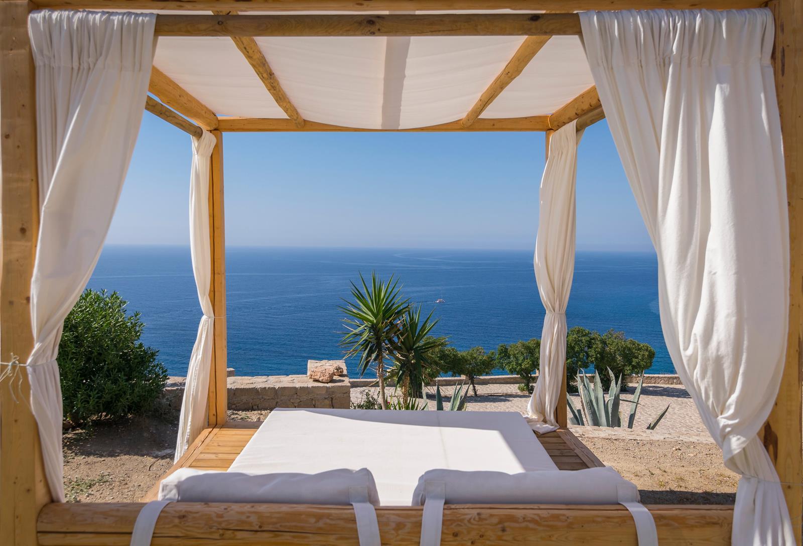 Unique accommodation in Milos Island - Psaravolada Milos Resorts
