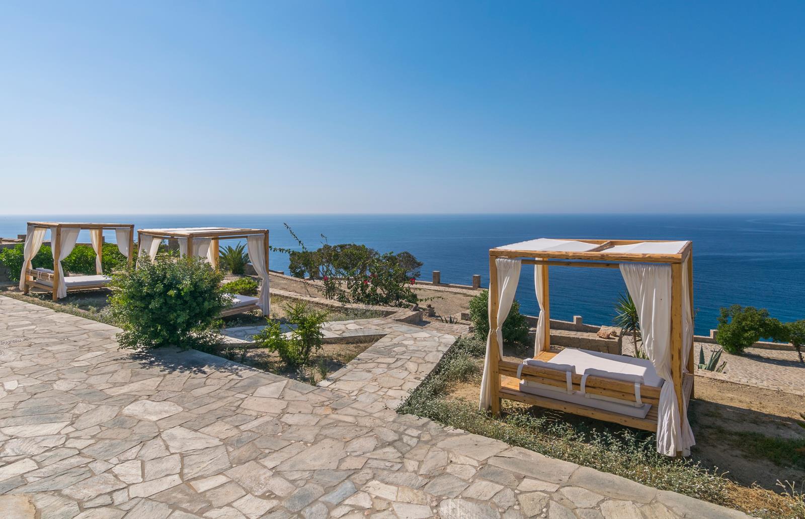 Unique accommodation in Milos Island - Psaravolada Milos Resorts
